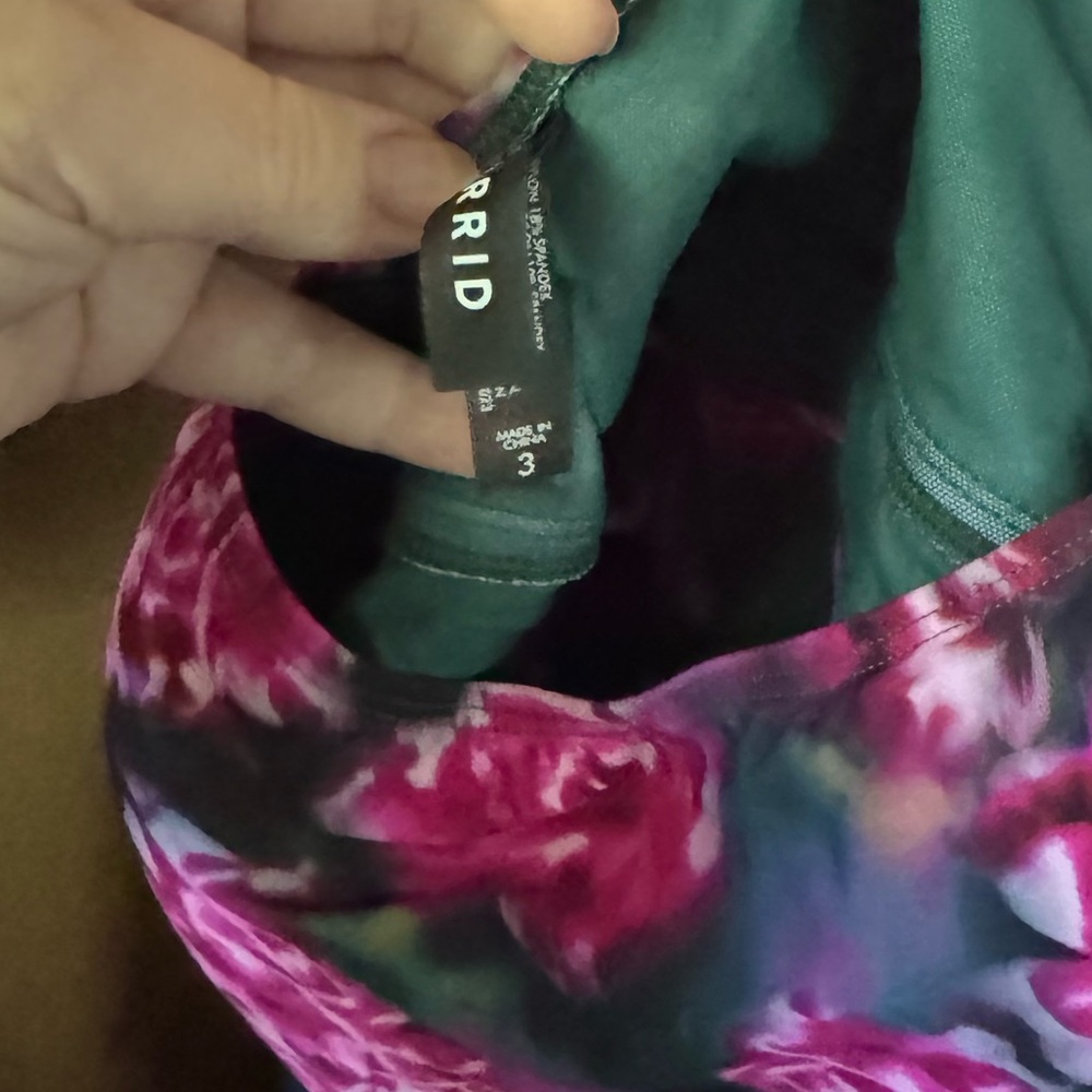 NWOT Torrid Wireless Square Neck Flutter Sleeve Bikini Top Sz 3 Blur Roses - Picture 3 of 3
